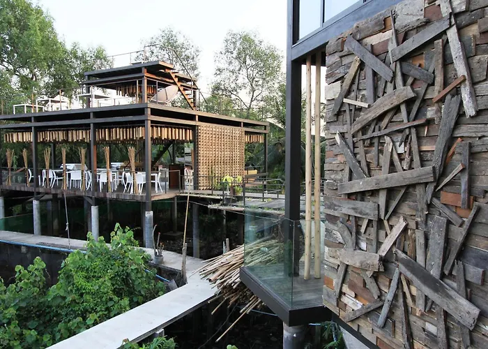 Luxury hotel only: Bangkok Tree House Bang Kachao